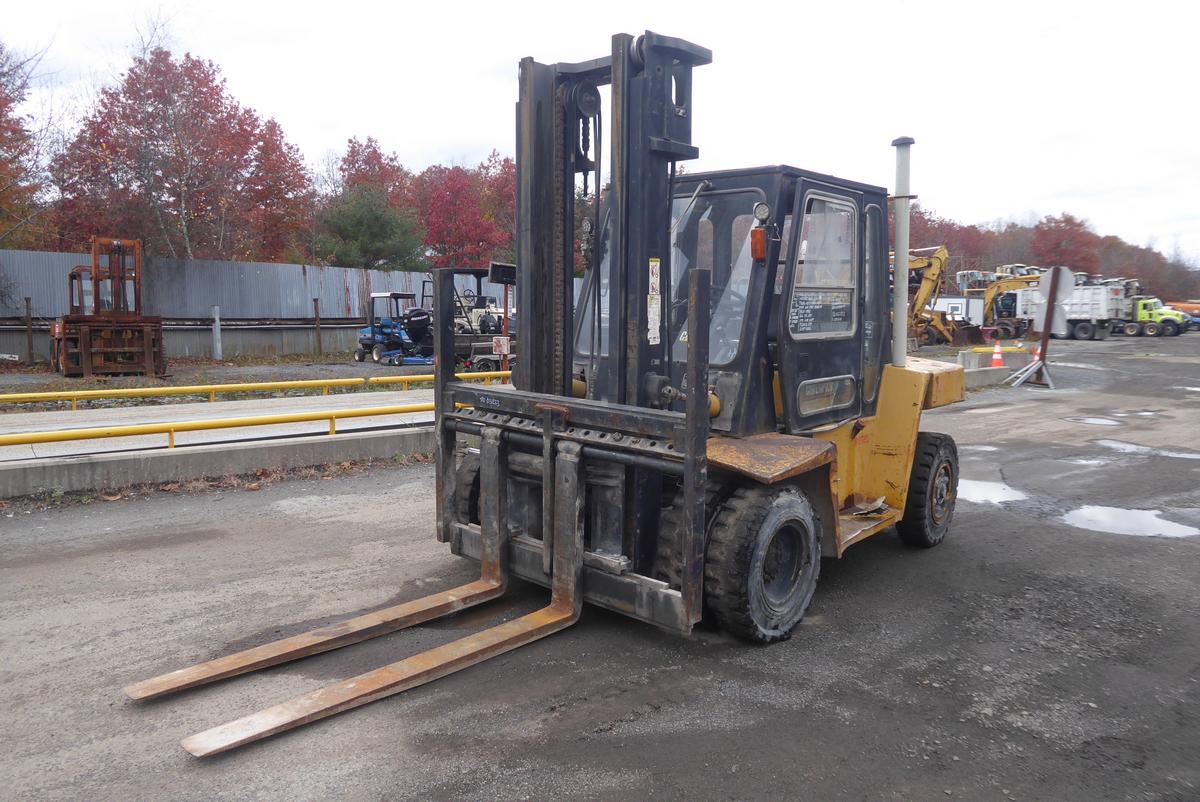 Caterpillar 155 / DP 70 Diesel Pneumatic Forklift