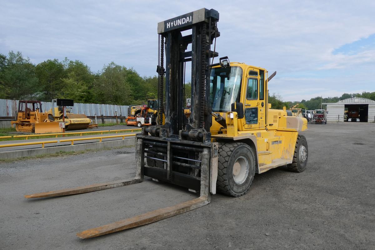 Hyundai 160D-7E Diesel Pneumatic Forklift